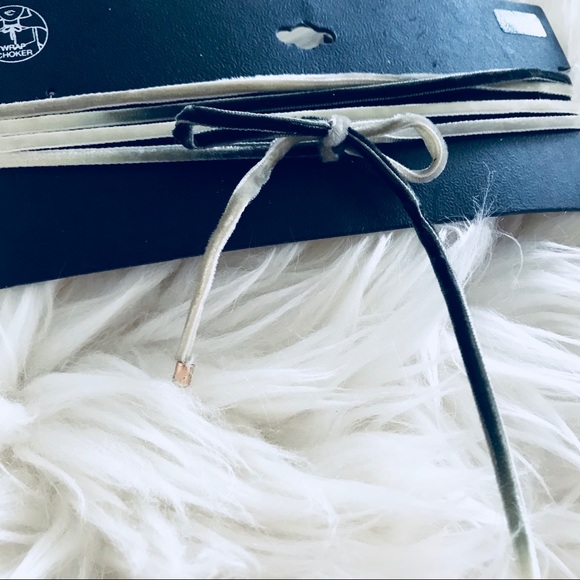 *5 FOR $25* NWT Velvet Ombré Wrap Choker - Picture 4 of 4